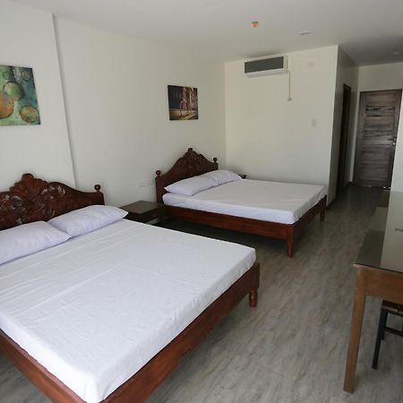 Northwood Hotel Alaminos Exterior photo