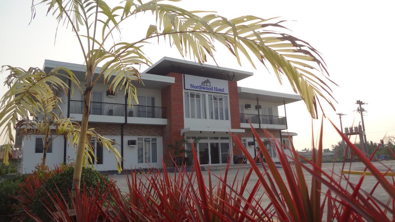 Northwood Hotel Alaminos Exterior photo