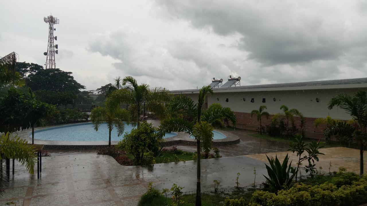 Northwood Hotel Alaminos Exterior photo