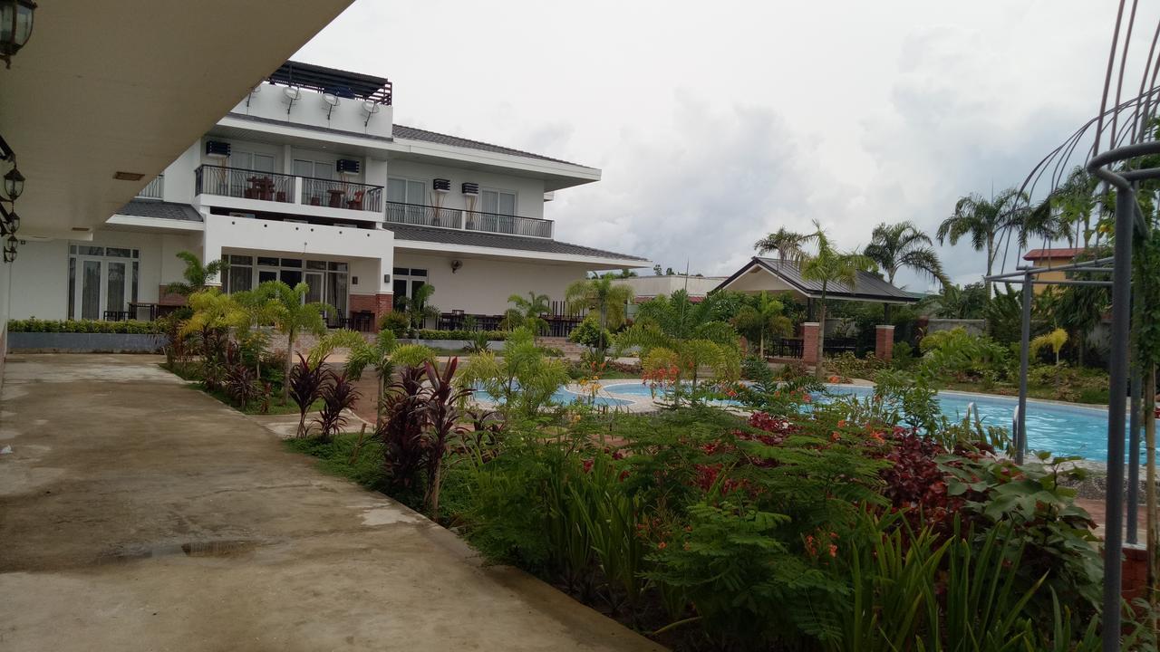 Northwood Hotel Alaminos Exterior photo